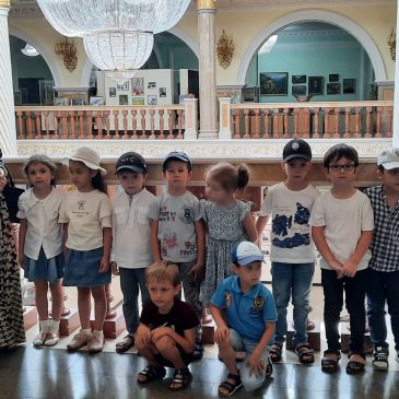 19.08.2021 г проведена экскурсия с детьми старшей группы в музей имени Первого Президента Чеченской Республики А-Х. Кадырова